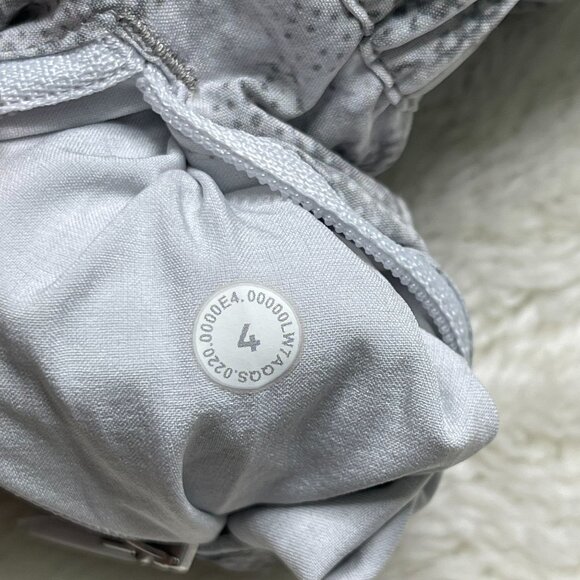 Lululemon #LW7AQQS Women's Grey White Track That Mid-Rise Shorts Size 4 - Picture 4 of 6